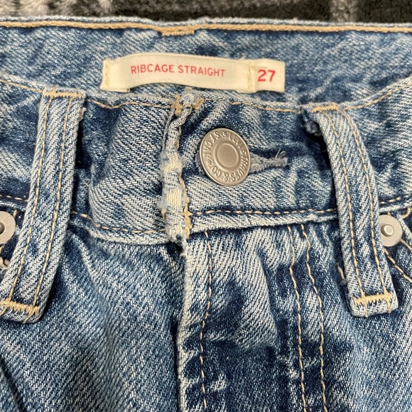 Levi Ribcage Jeans - Picture 5 of 11